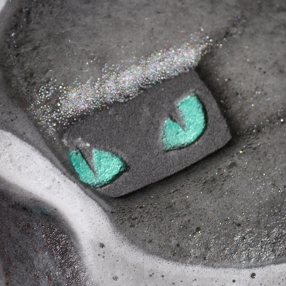 Cat’s Eyes Halloween Bath Bomb - Fruity & Floral