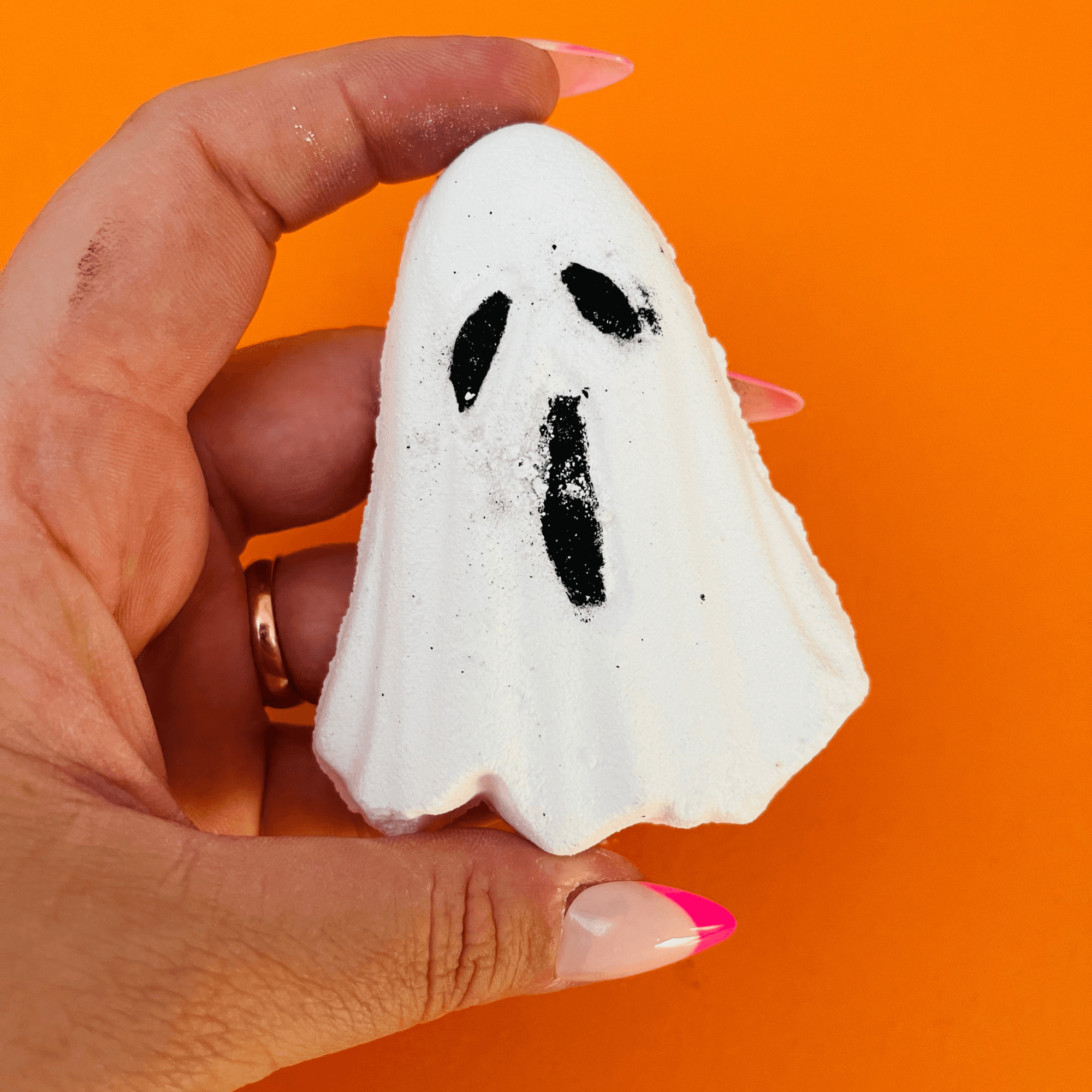 Ghost bath bomb
