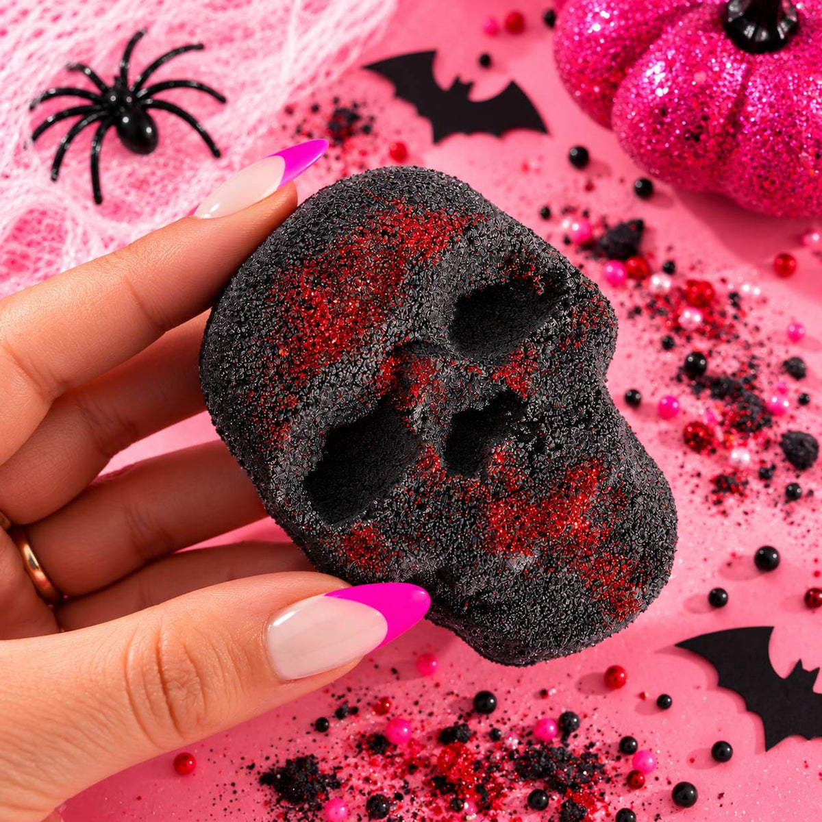 Skull Halloween Bath Bomb - Cranberry & Vanilla