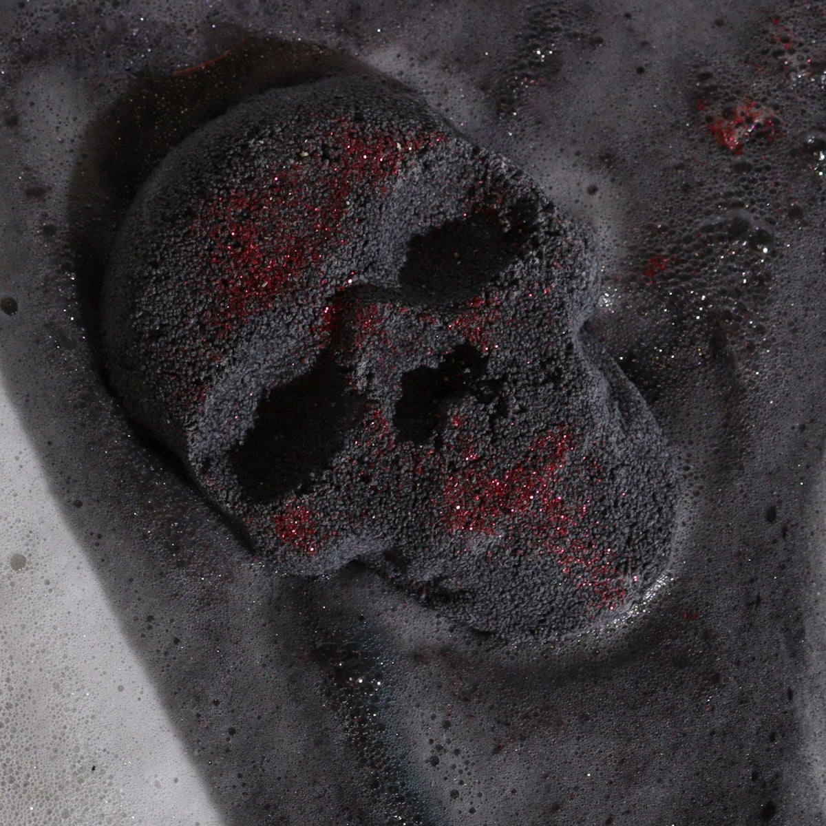 Skull Halloween Bath Bomb - Cranberry & Vanilla