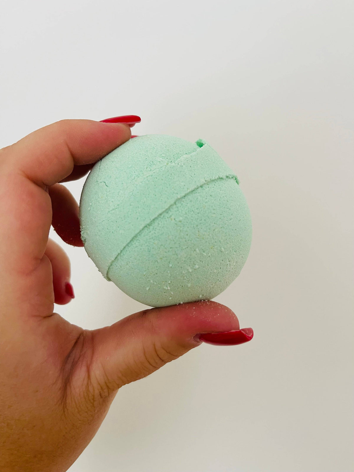 Bath Bomb for Sensitive Skin – Garden Harmony with Rosemary & Thyme - Bella Forever